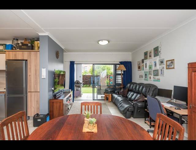 3 BEDROOM APARTMENT FOR SALE IN LINBRO PARK